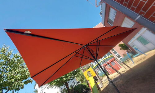 May, Sonnenschirm 2
